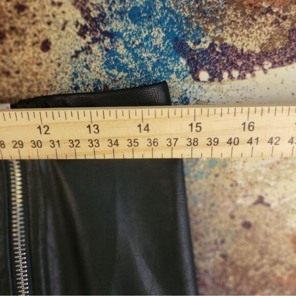 Guess Skirt Women's Medium Black Mini Skirt Lexie Flounce Faux Leather Zipper - Picture 4 of 10